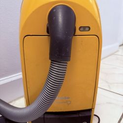 Miele Canister Vacuum Cleaner – Powerful, German Made