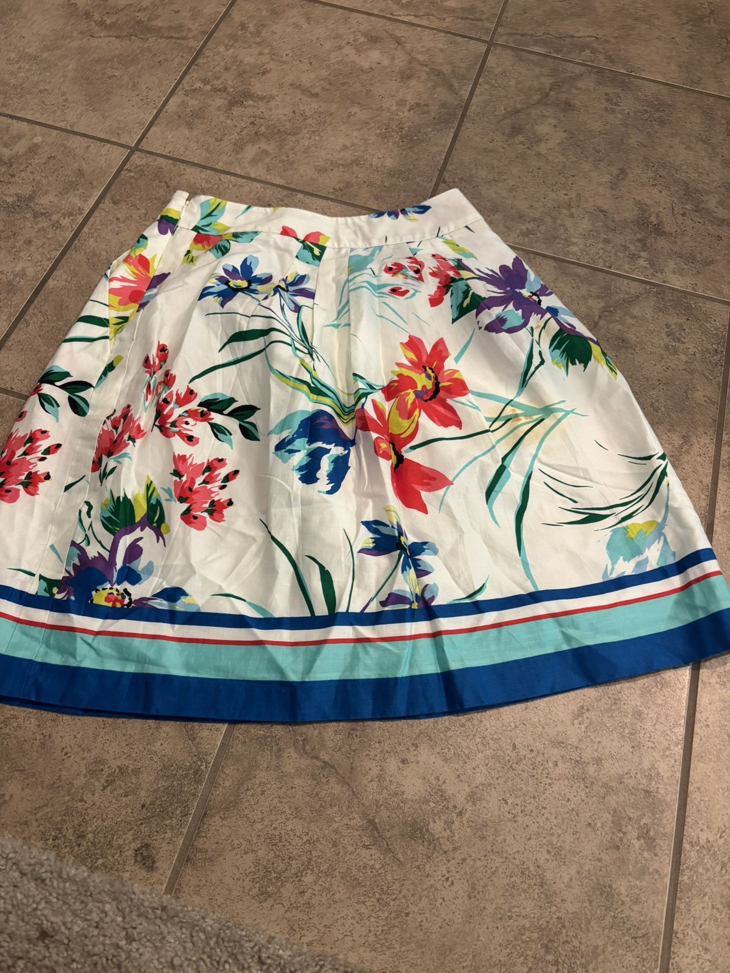 Ann Taylor Women Petite Multi Color Skirt- Size 0. Brand New Without Tag