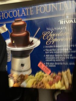 Chocolate fondue fountain machine