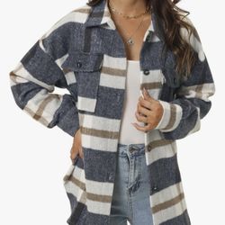 Women's flannel plaid long sleeved button down shirt jacket with pockets size S