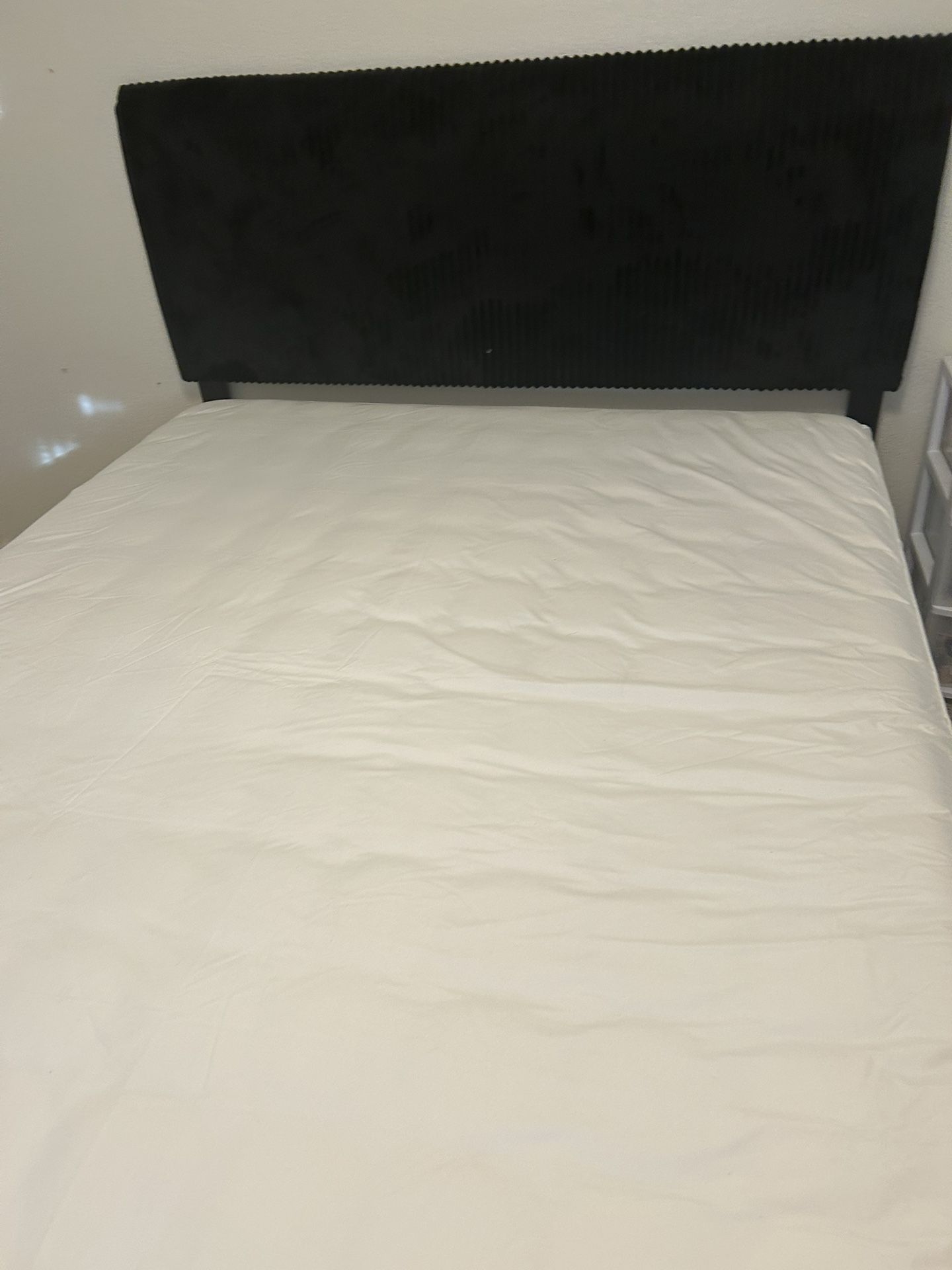 Bed Fram And Mattress