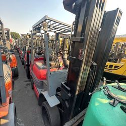 Forklift Toyota M6 4 Stages 5500 lb 