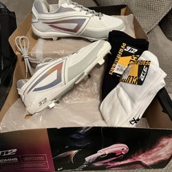 Dom-N-8 Softball Cleats With Socks