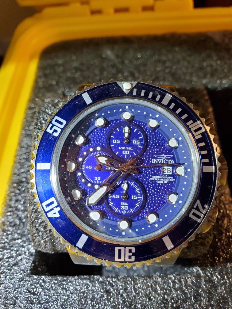 Invicta men's Watch Venom Blue Dial Model 18907
