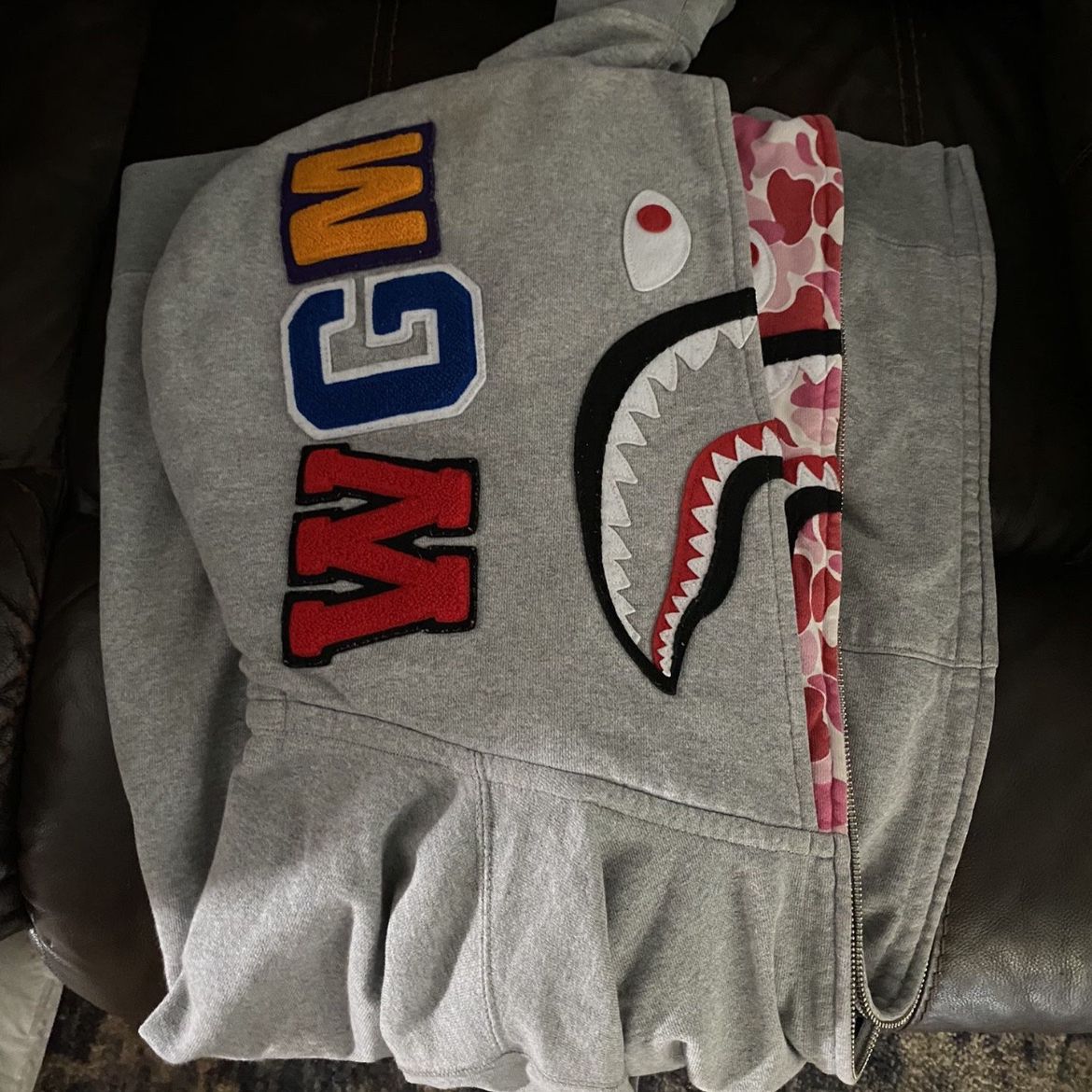 A BAPE LAKERS Sweatshirt Make A Offer! for Sale in Lawrenceville, GA -  OfferUp
