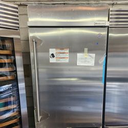 KitchenAid 20.9 Cu Ft Built-In Bottom Freezer Refrigerator In Stainless Steel Platinum Interior New