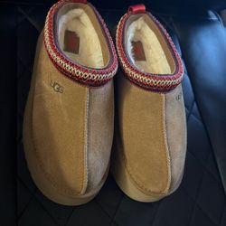 Tazz II Uggs, Chestnut Size 7 Womens 