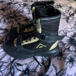 BLACK/GOLD MID TOP ADAMS BOXING SHOES