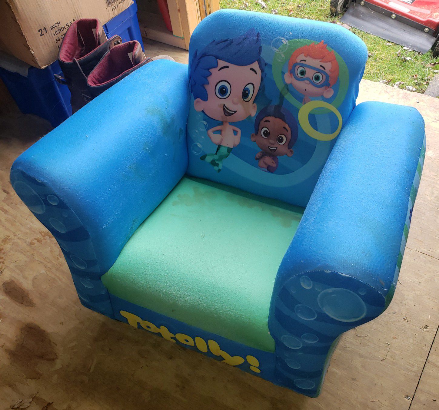 Used Bubble Guppies chair