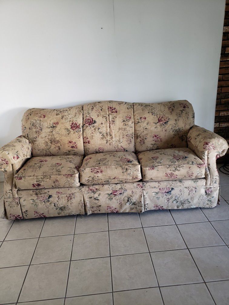 Free Sofa/couch 