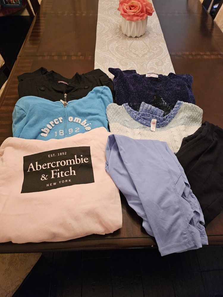 Girl's Clothes