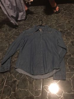 Women’s shirt