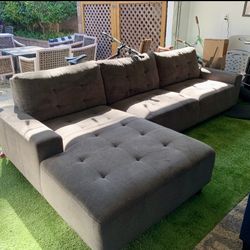 Gray Sofa With Chaise In Good Condition!