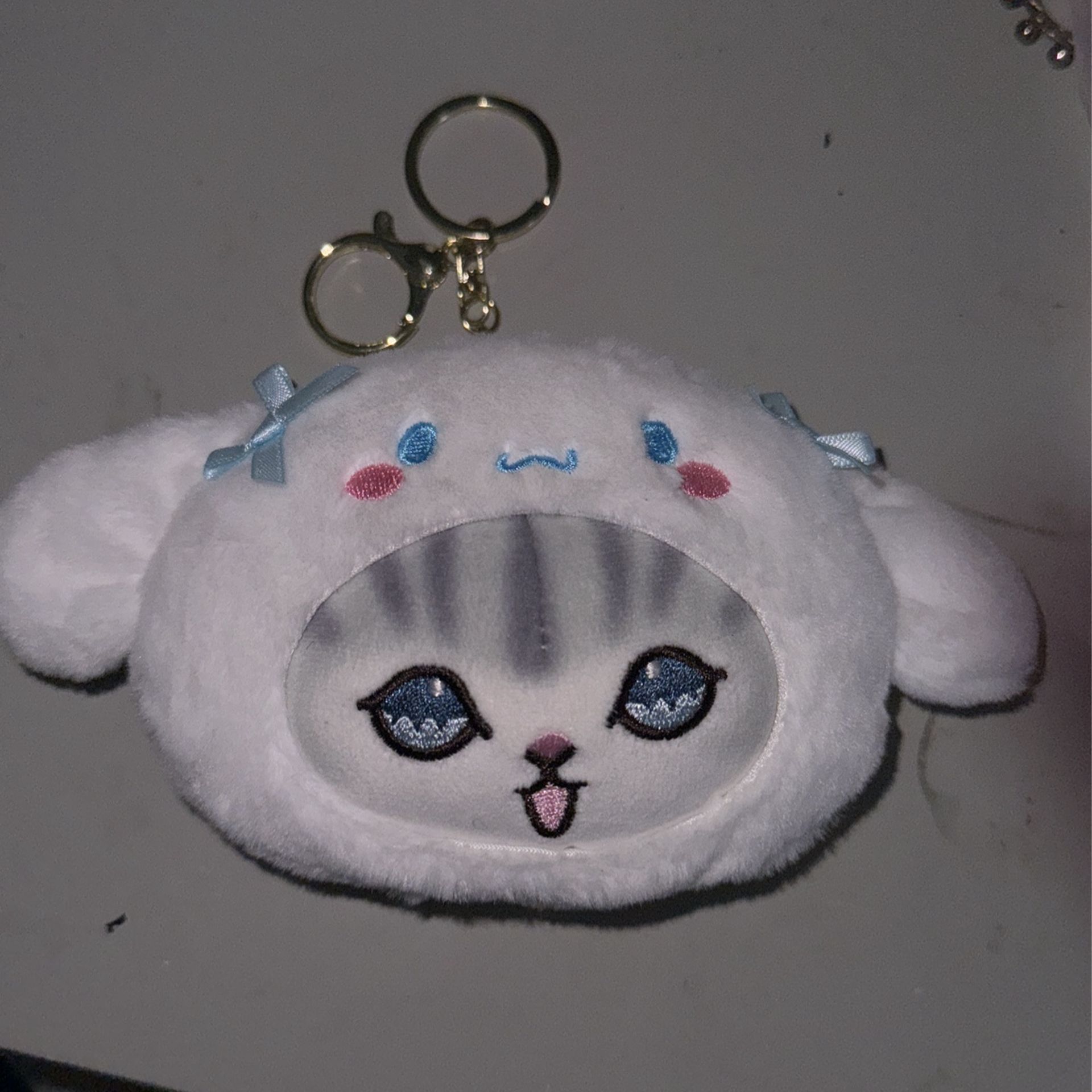 Mofusand cinnamonroll keychain pouch