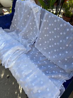 2 pc like new beautiful curtains,size 50 x 96“ each $10