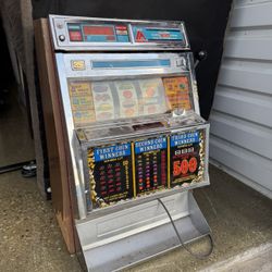 Vintage Aristocrat 25¢ Slot Machine – Collector’s Piece