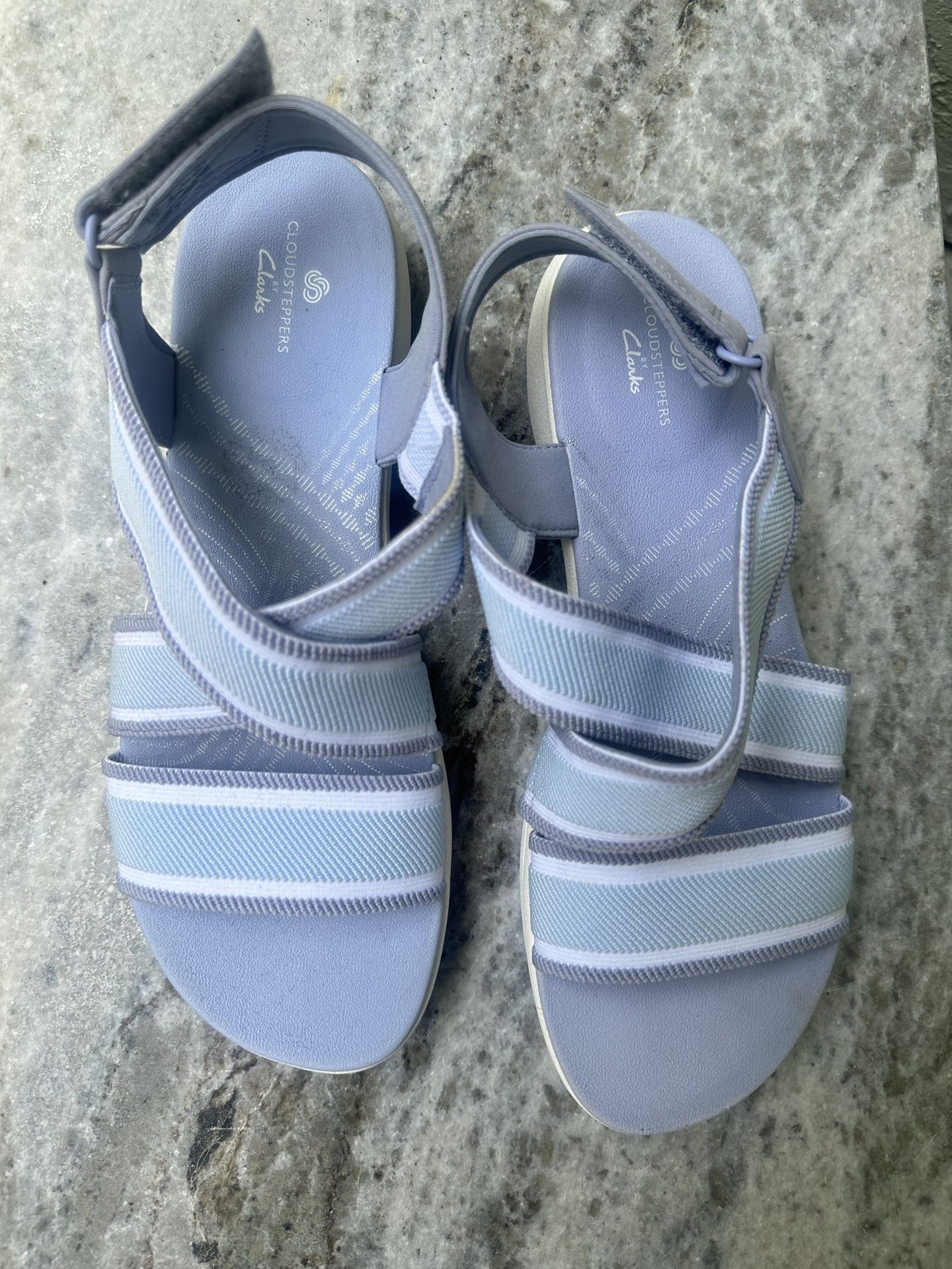 Clarks size 11W cloudsteppers sandals