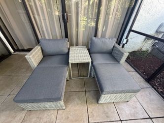 5-Piece Wicker Patio Chair Set with Ottomans and Side Table