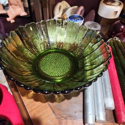 Vintage   Sunflower Green Glass Bowl 
