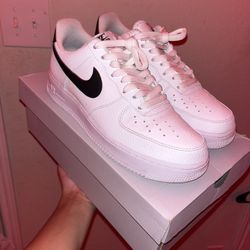 Air Force 1 Size: 8US White/Black