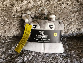 QT Revolution Boys Plush One Piece Size M (8/10)