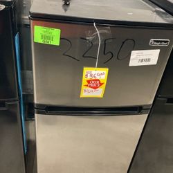 Magic Chef mini refrigerator hvdr430st