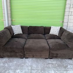 *Free Delivery* Modular Sectional Couch w/ Ottoman