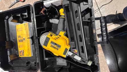 DEWALT 20V MAX XR Cordless Framing Nailer