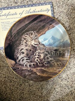 W.S. George Collector Plate - Last of Their Kind Snow Leopard (1989) COA