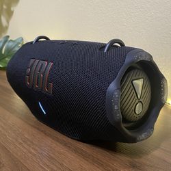 New JBL Xtreme 4 Bluetooth Speaker With Case
