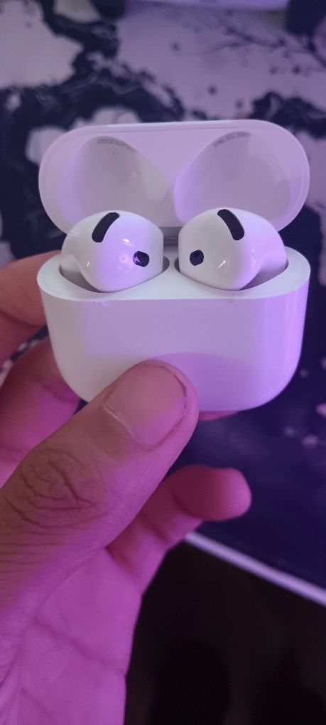 Airpod 4's With Noice Cancelation