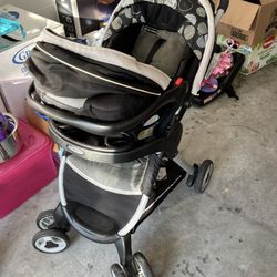Graco Car Seat/stroller - Travel System