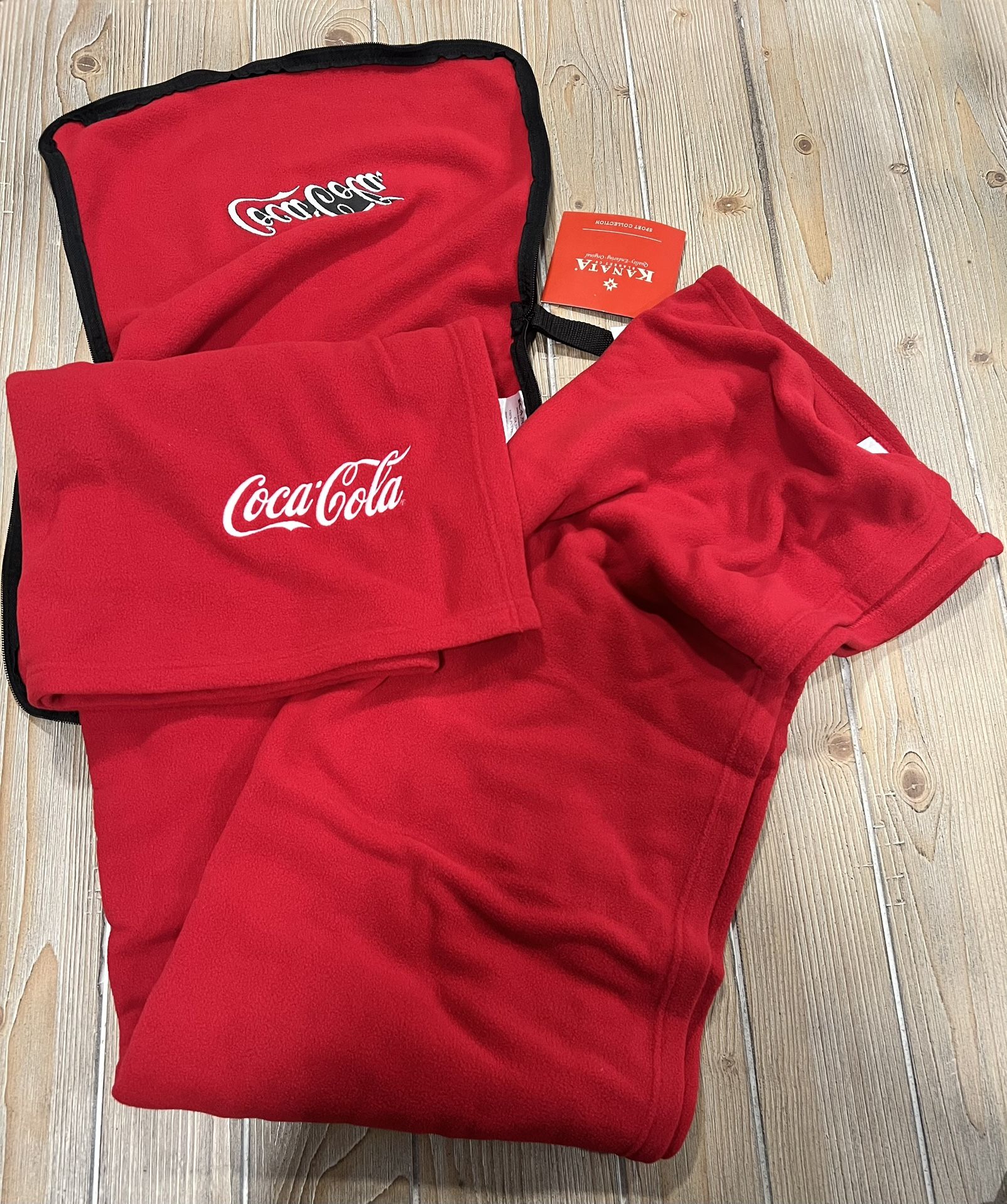 NWT Coca-Cola Sport Travel Premium Fleece Blanket In Pillow Shaped Carrier HIGHLY COLLECTIBLE