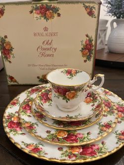 Royal Albert Old Country Rose Bone China Sets-England 1962