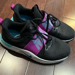 Women’s Nike Shoes Size 8.5