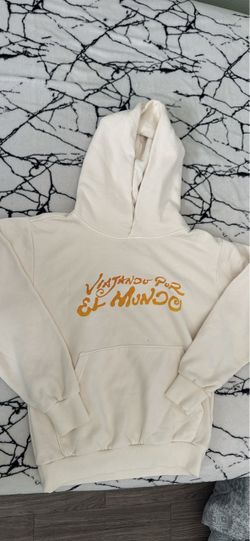 Karol G Viajando Por El Mundo Hoodie