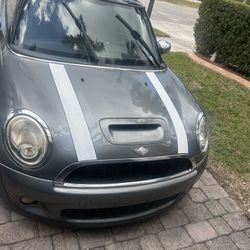 2010 Mini Cooper Convertible (2D Sport) – Mechanic Special