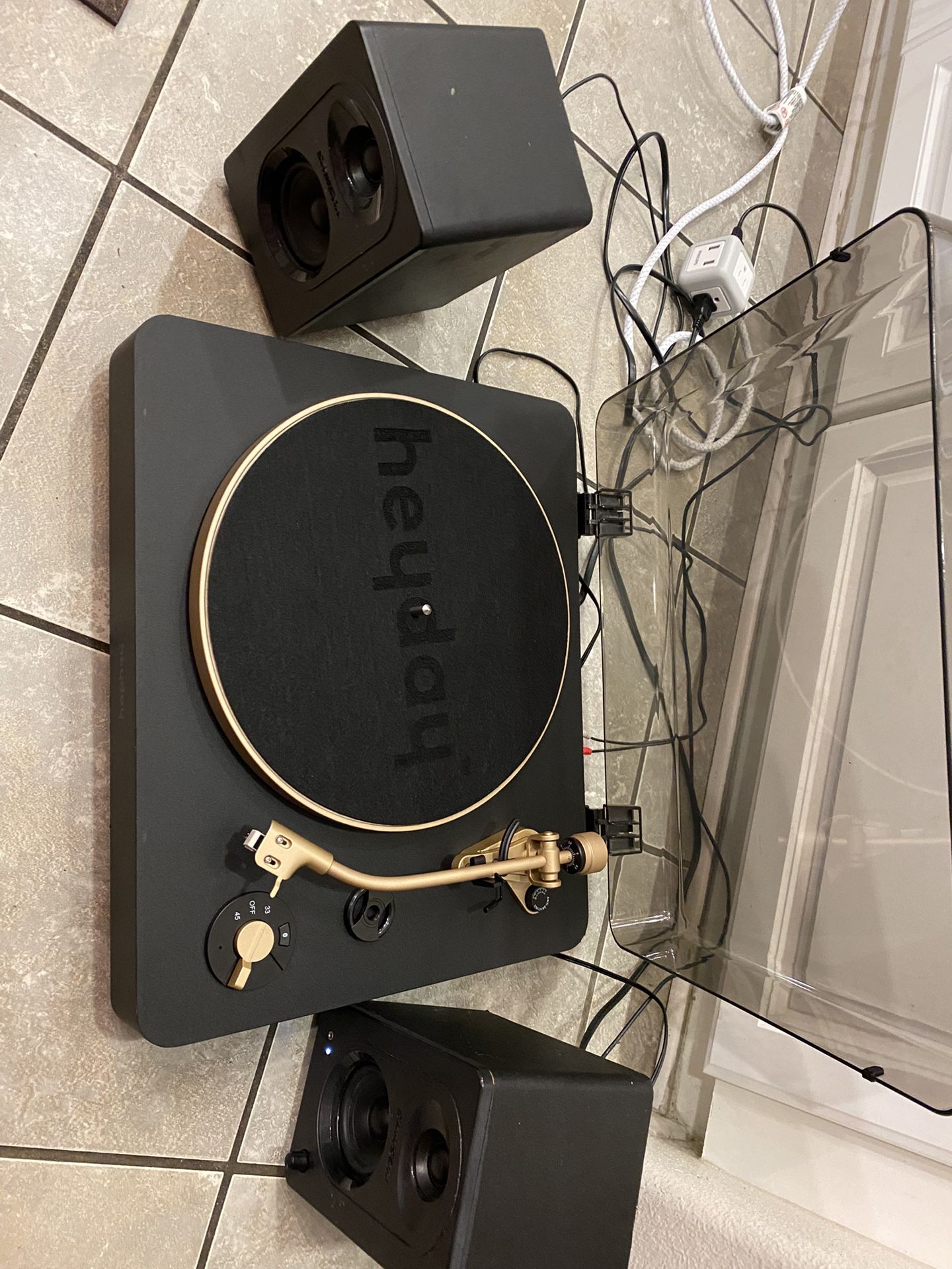 Heyday Wireless Belt Driven Turntable DPCI-008-04-0070+ SAMSON MEDIAONE M30