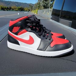 Nike Air Jordan 1 bred toe