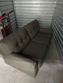 LIKE NEW Full Sleeper Sofa (Ashley Furniture Mahoney)