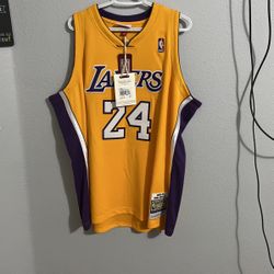 2XL KOBE JERSEY 250$ OBO