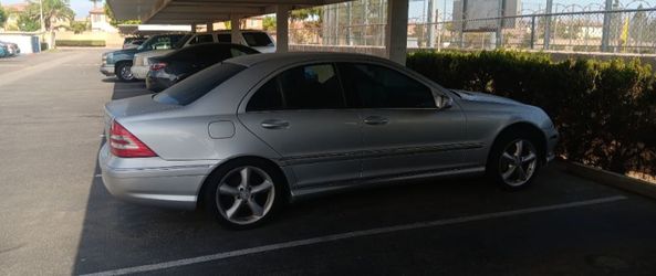 (FREE) First come first serve 2005 BENZ