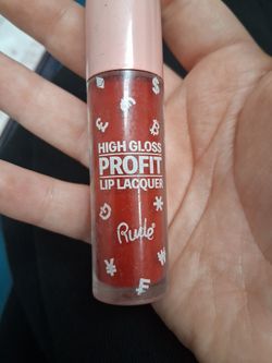 Lip stick gloss