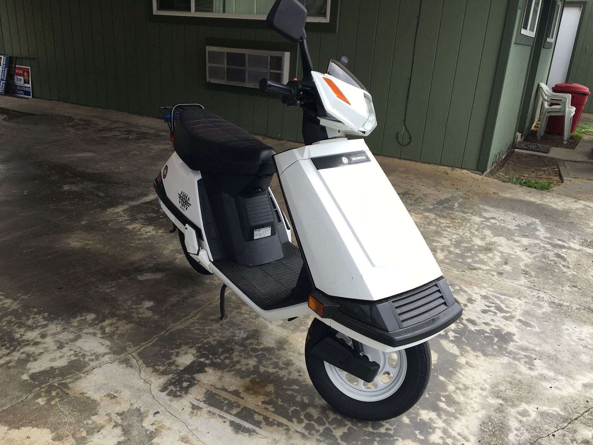 Honda Elite Scooter 80cc year 2001