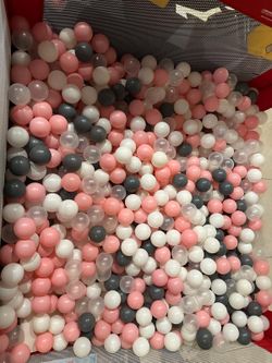 1400+ plastic pit balls