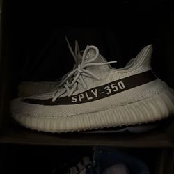 Used shoes less than 1 month