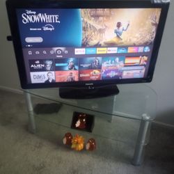 40 INCH TV AND STAND 