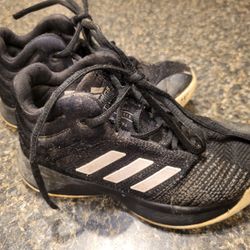 Boys size 13 Adidas black tennis shoes 