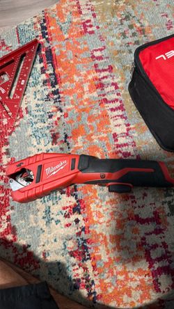 Milwaukee Cordless Pipe Cutter