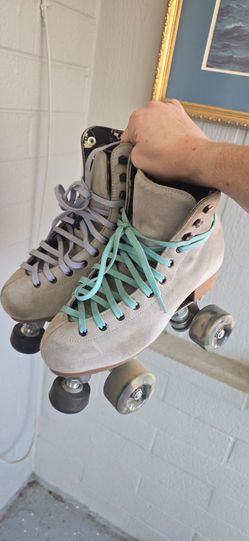 Moonlight Roller Skates (size 6)